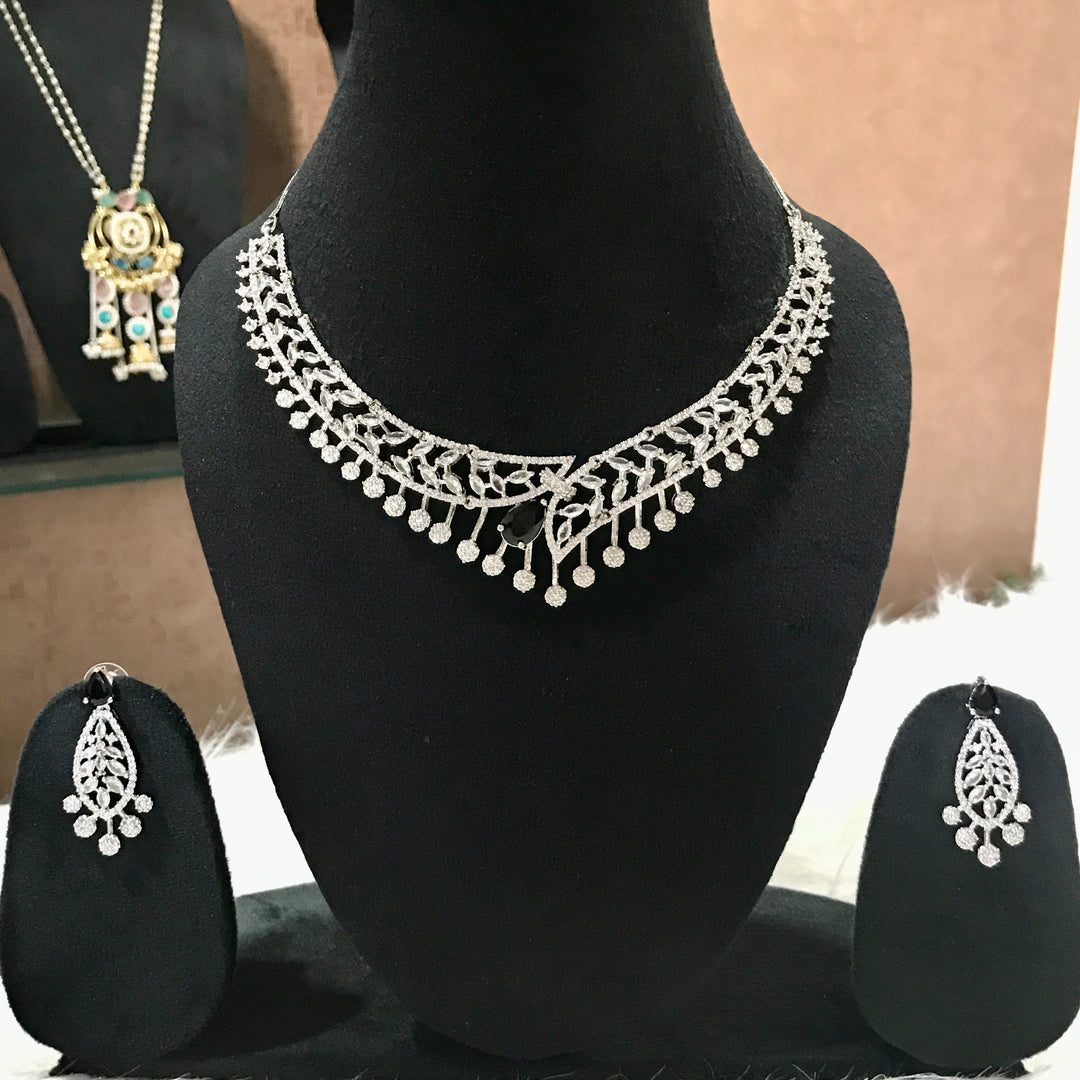 Nivita Black Ad Jewellery Set