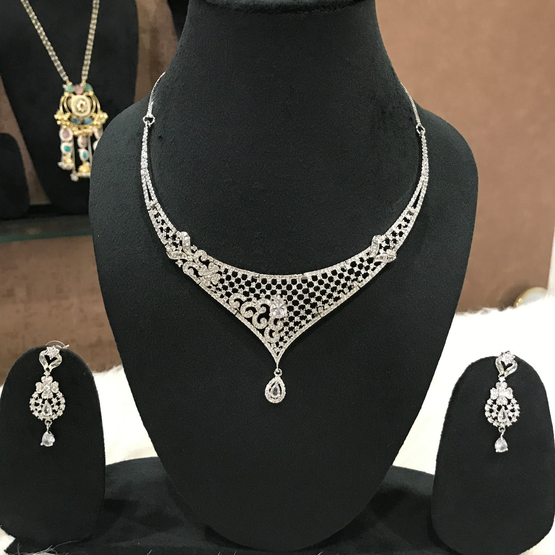 Nyla Ad Jewellery Set