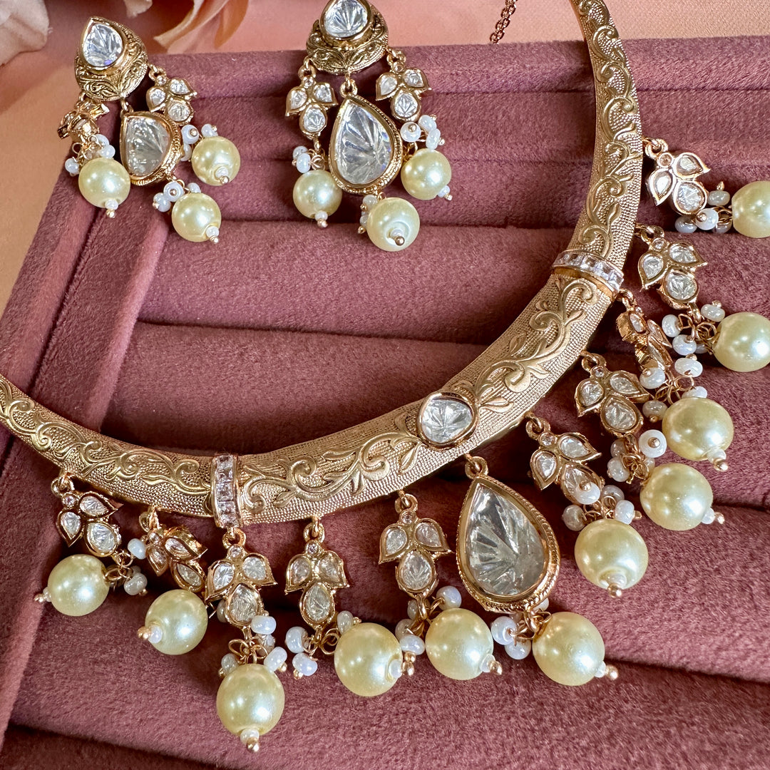 Shanaya Antique Mossionite Pearl Set