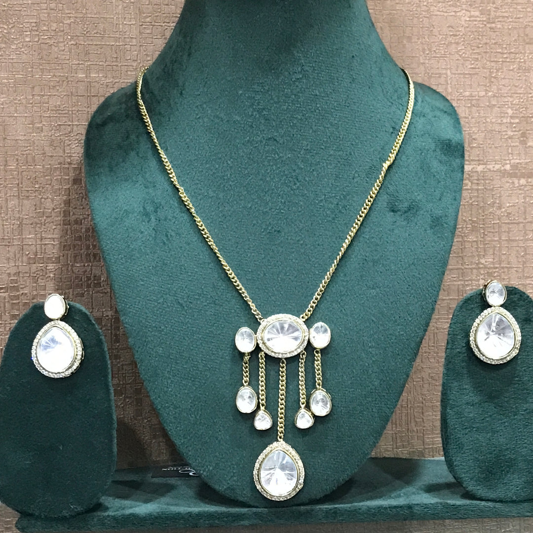 Classy Ria Mossionite Jewellery Set