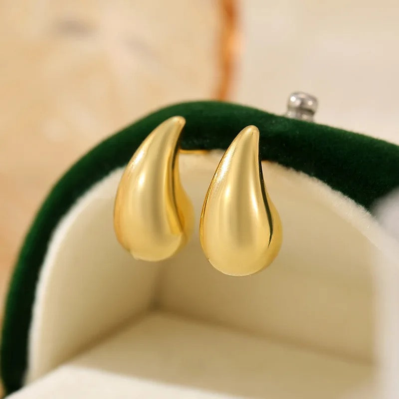 18k Bottega teardrop