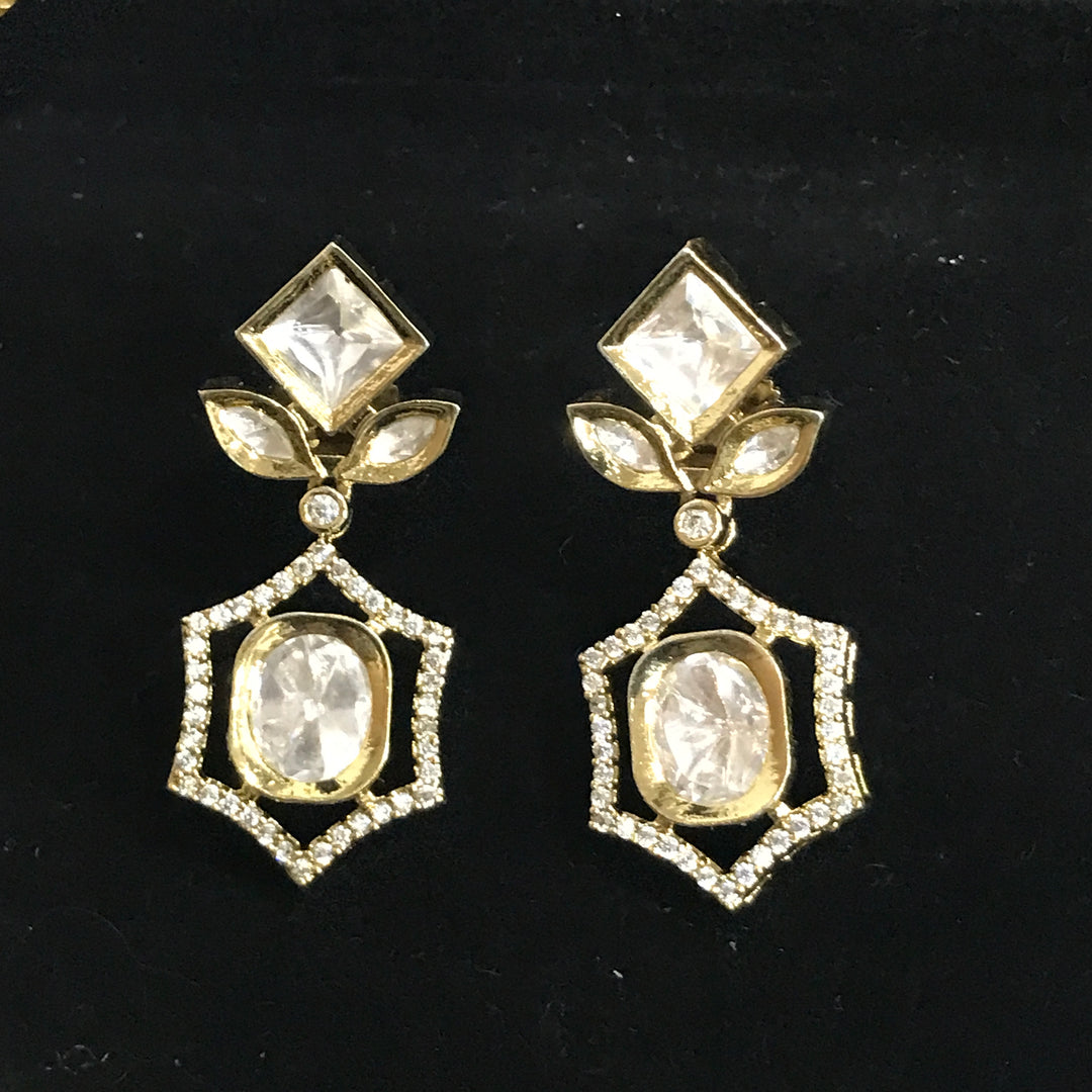 Aabha Mossionite Kundan Set