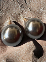 Load image into Gallery viewer, Royal Grey Big Pearl Earrings
