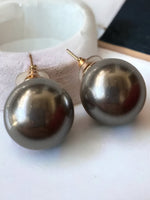 Load image into Gallery viewer, Royal Grey Big Pearl Earrings
