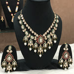 Load image into Gallery viewer, Janvi Tyaani kundan Jewellery Set
