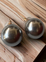 Load image into Gallery viewer, Royal Grey Big Pearl Earrings
