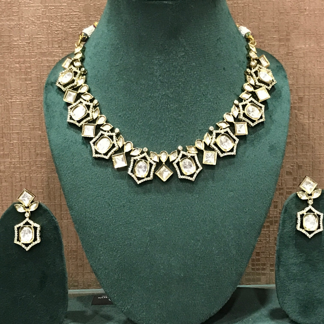 Aabha Mossionite Kundan Set