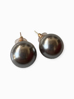 Load image into Gallery viewer, Royal Grey Big Pearl Earrings
