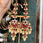 Load image into Gallery viewer, Ramya Pachi Kundan Earrings
