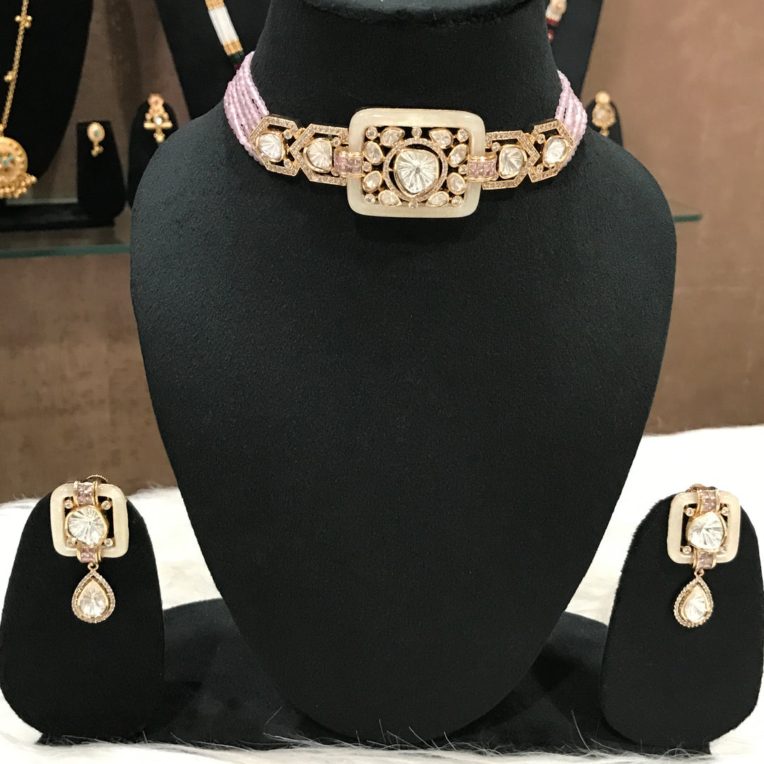 Sara Tyaani kundan Jewellery Set