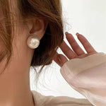 Load image into Gallery viewer, Classic Off White Big Pearl Earrings
