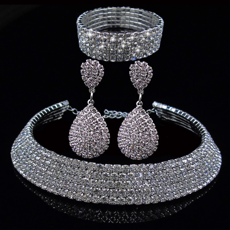 yaana Glam Ad Stone Silver Finish Jewellery Set