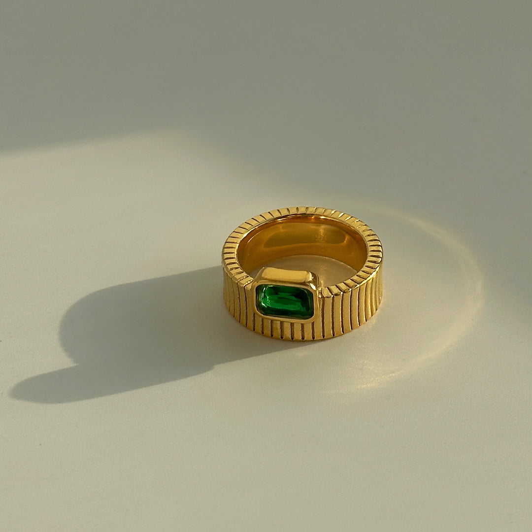 Vaani Retro 18k Gold Plated Emerald Stone Ring